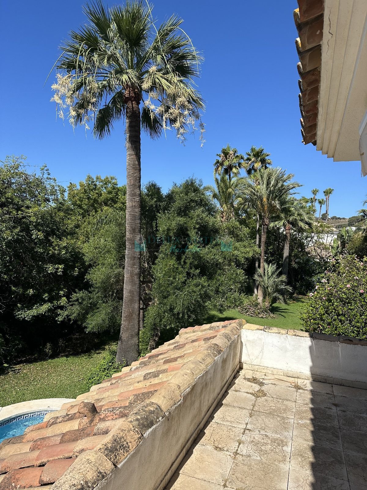 Villa for sale in Nueva Andalucia