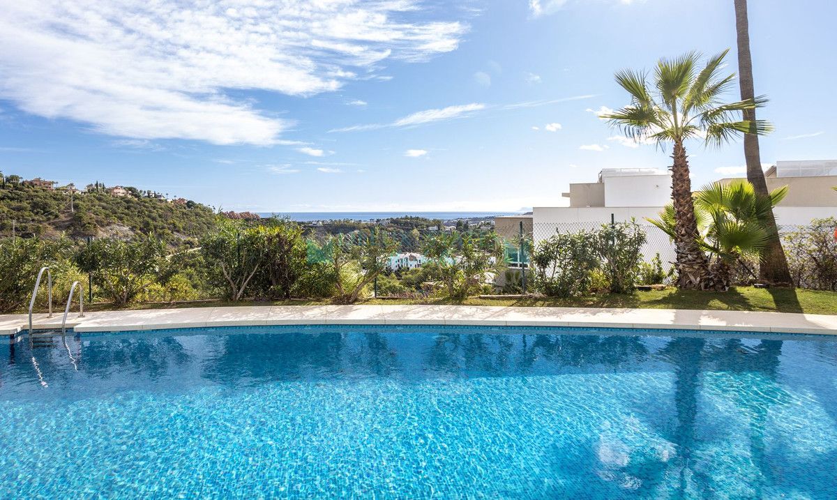 Ground Floor Apartment for sale in Benahavis