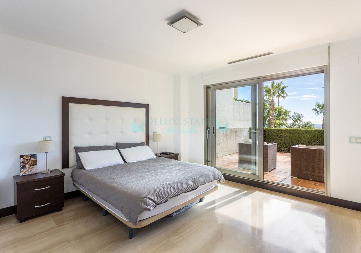 Ground Floor Apartment for sale in Benahavis