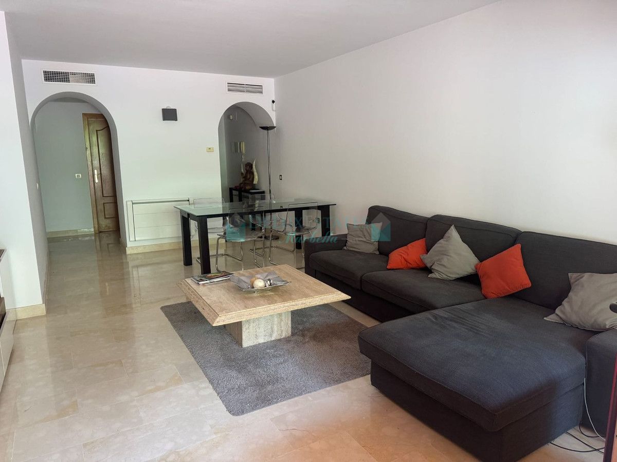 Ground Floor Apartment for sale in Benahavis