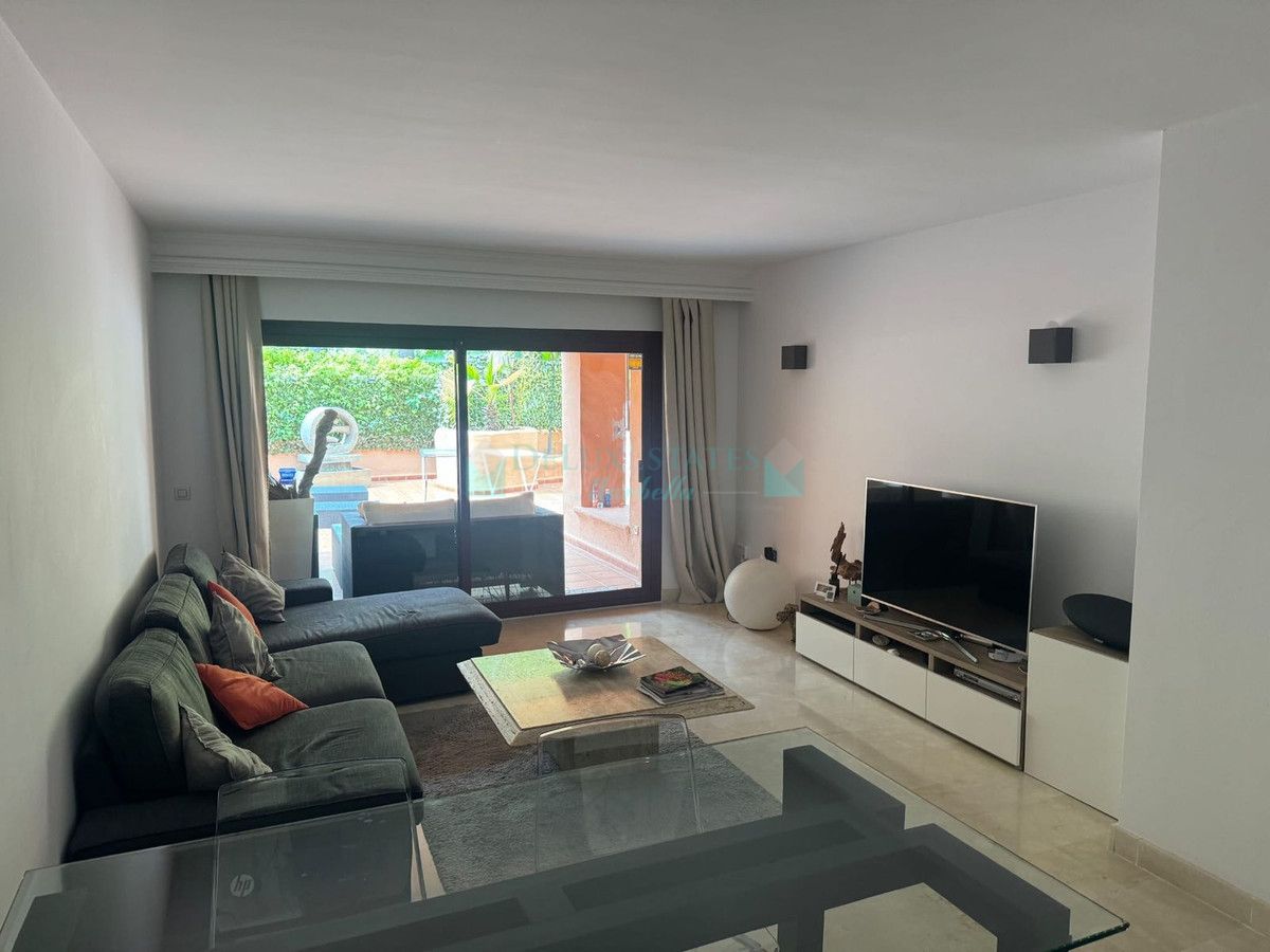 Ground Floor Apartment for sale in Benahavis