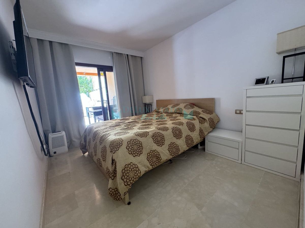 Ground Floor Apartment for sale in Benahavis