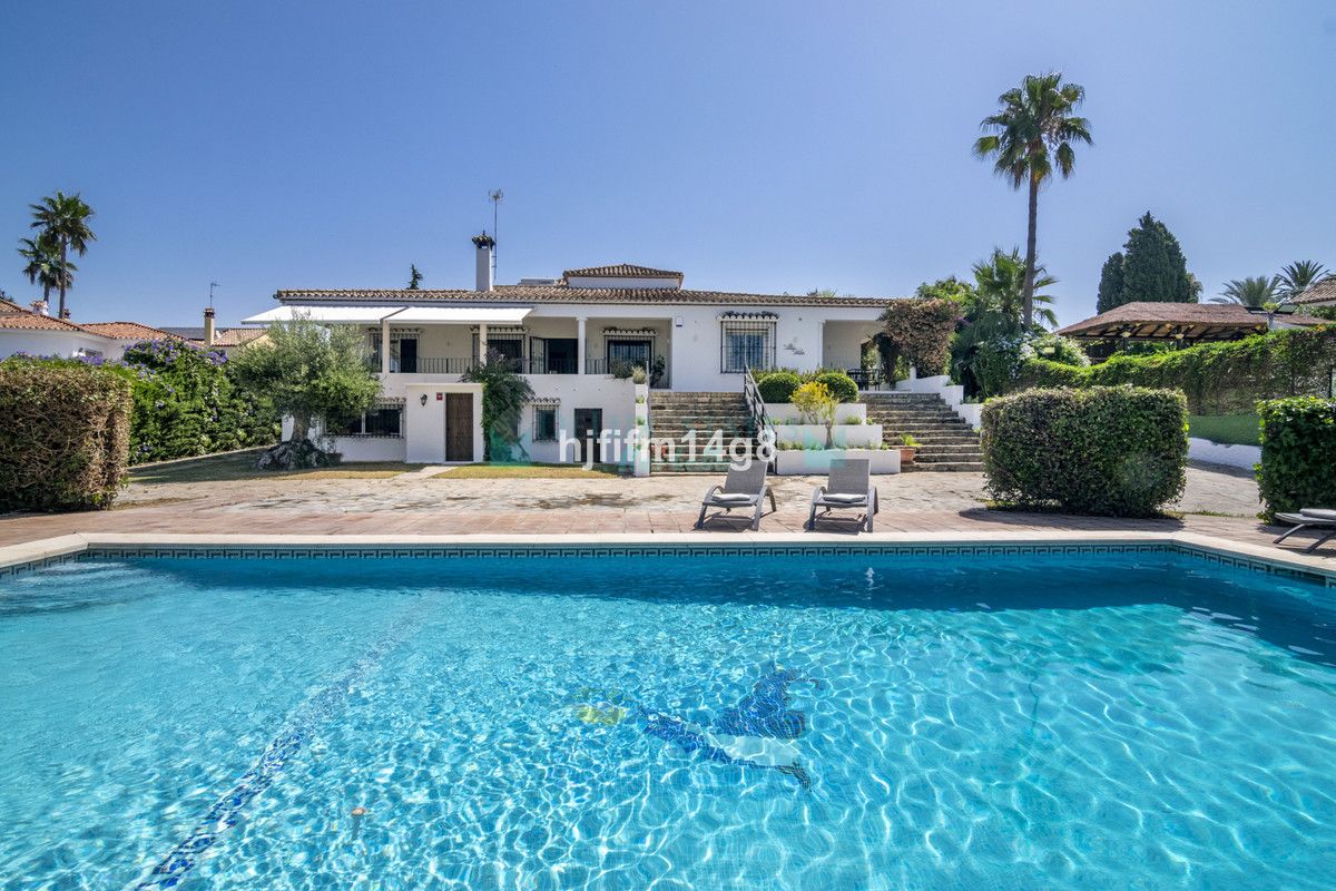 Villa for sale in San Pedro de Alcantara