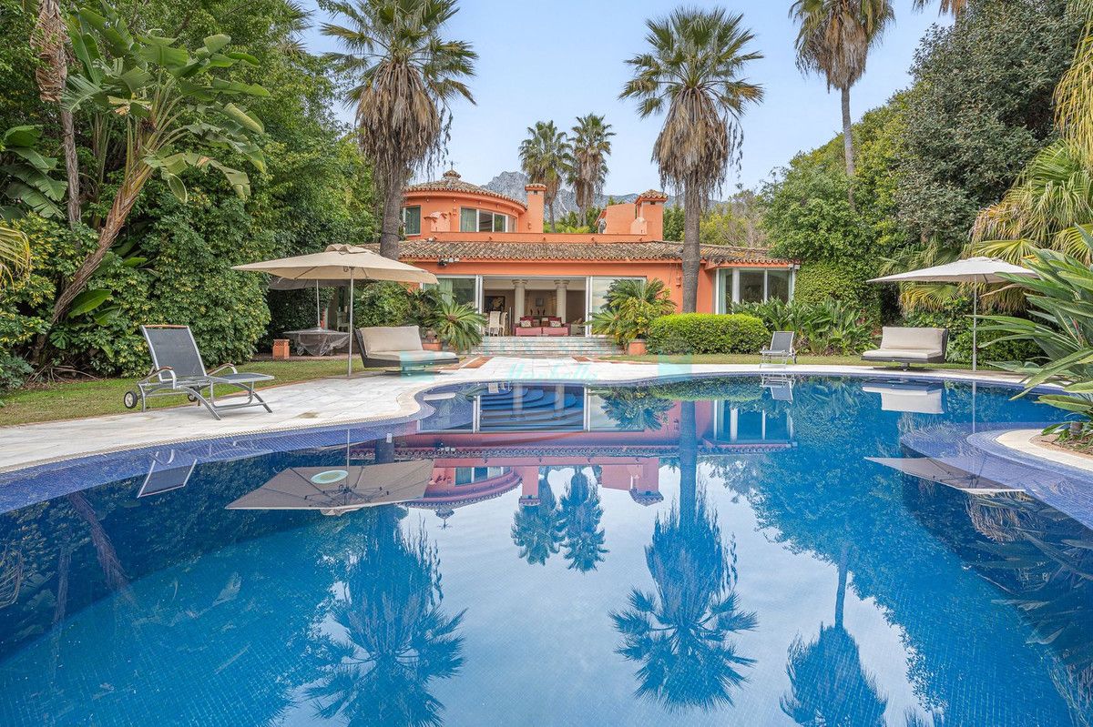 Villa for sale in Nagüeles, Marbella Golden Mile