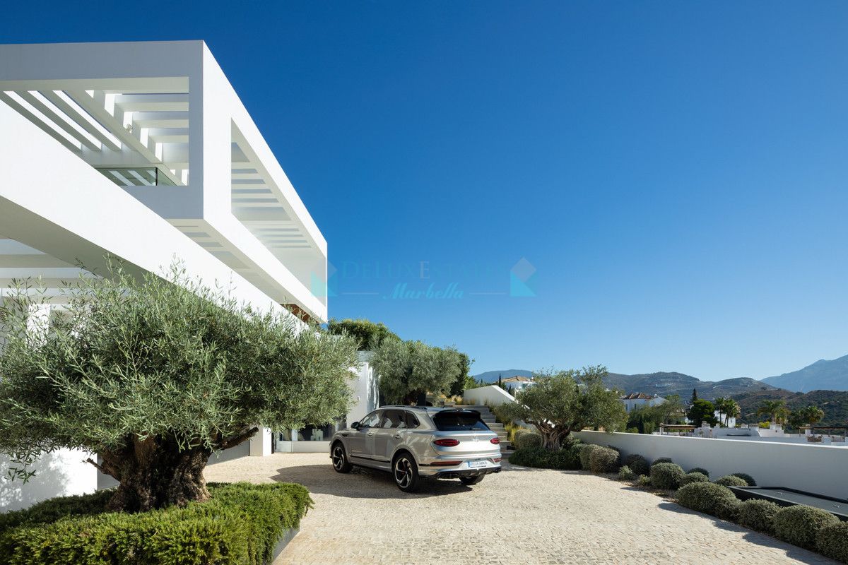 Villa for sale in La Quinta, Benahavis