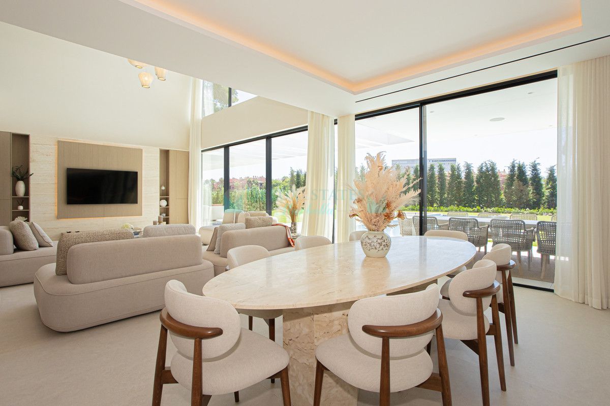 Villa en venta en Los Monteros, Marbella Este