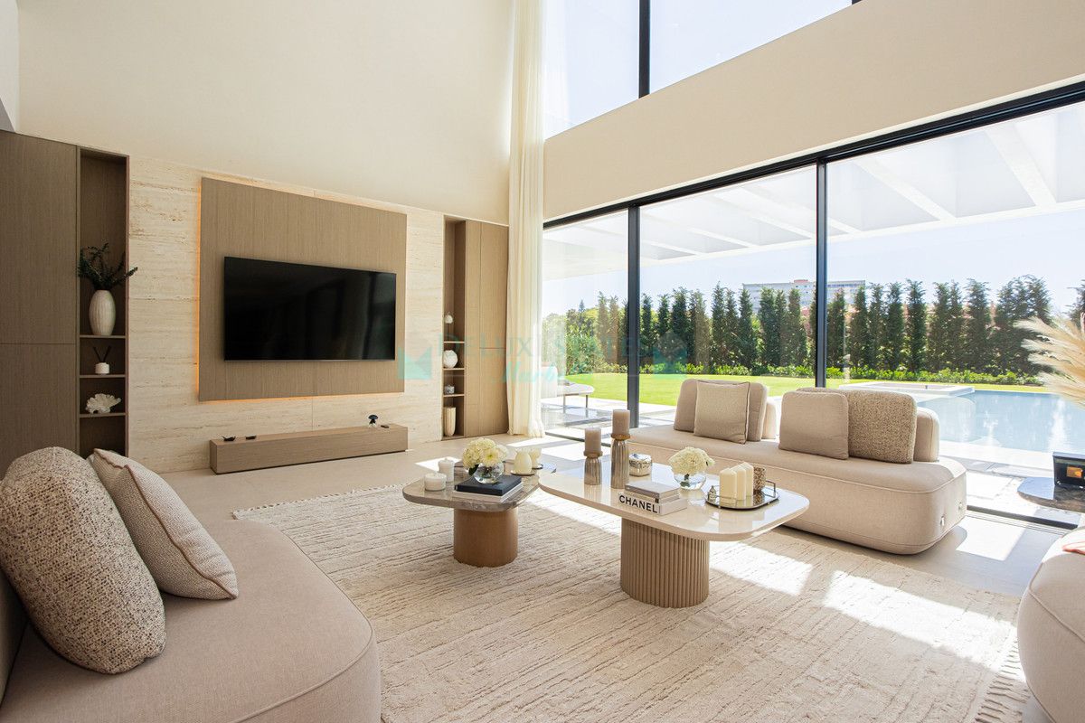 Villa en venta en Los Monteros, Marbella Este