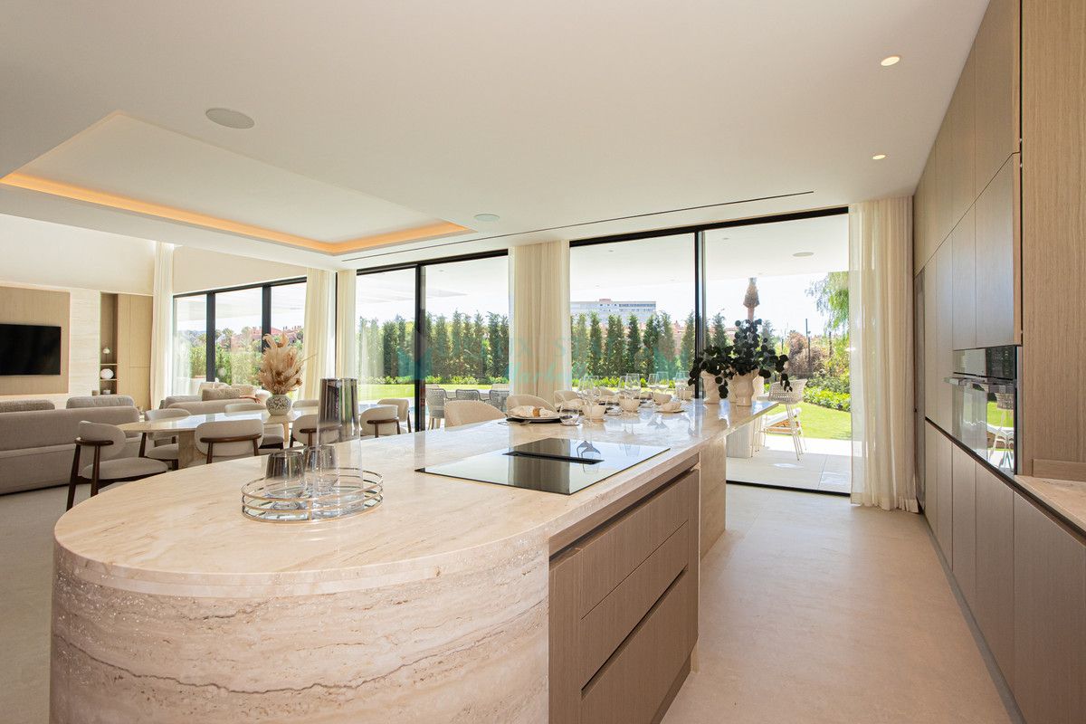 Villa en venta en Los Monteros, Marbella Este