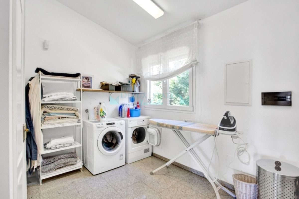 Villa for rent in Marbesa, Marbella East