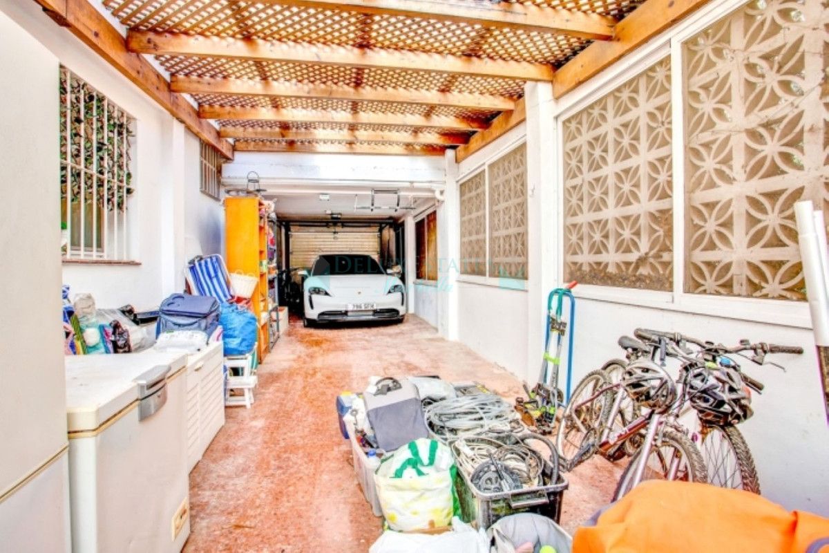 Villa for rent in Marbesa, Marbella East