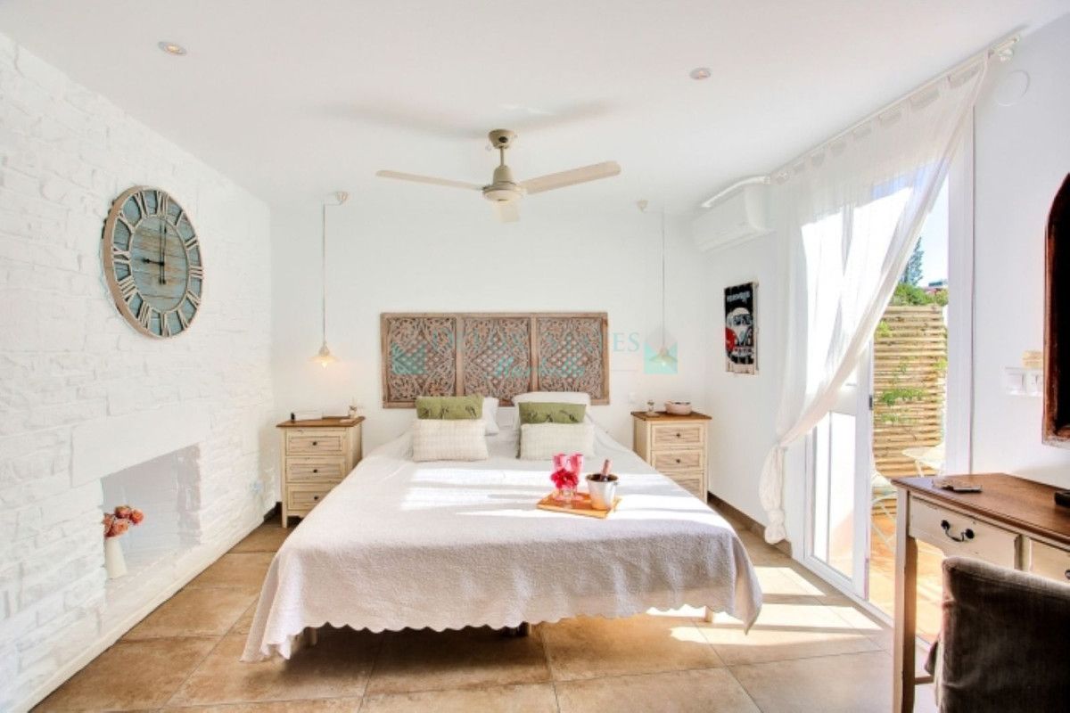 Villa for rent in Marbesa, Marbella East