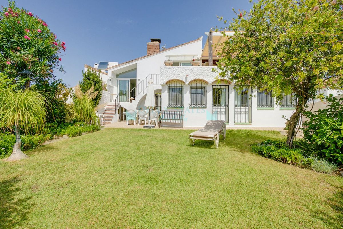 Villa en venta en Estepona