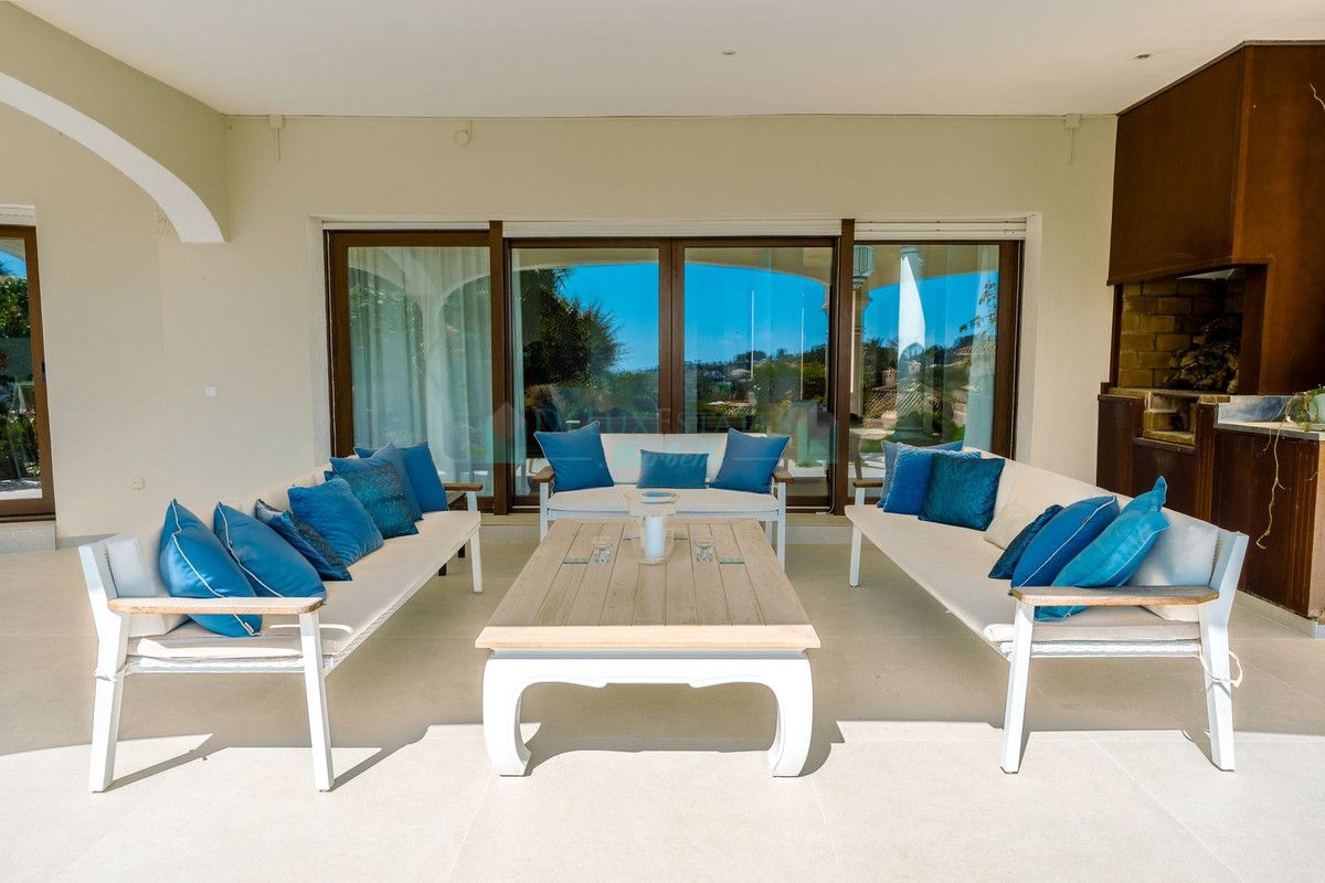 Villa for sale in Benahavis