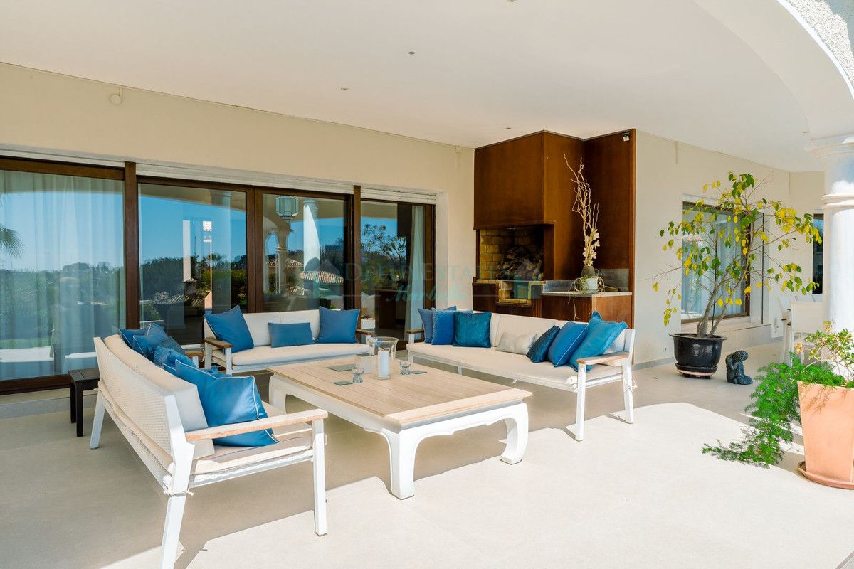 Villa for sale in Benahavis