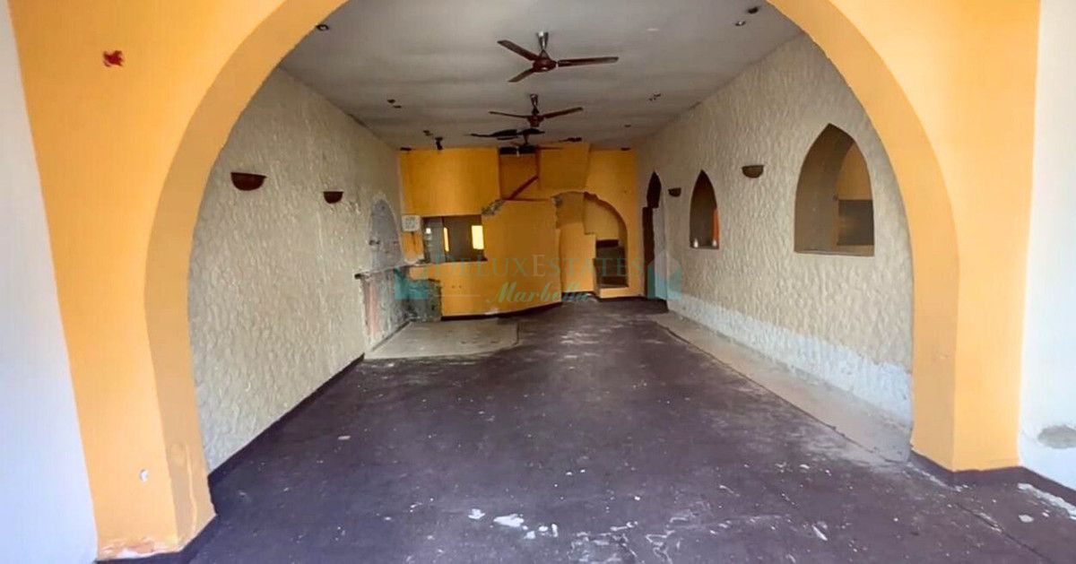 Office for sale in El Paraiso, Estepona