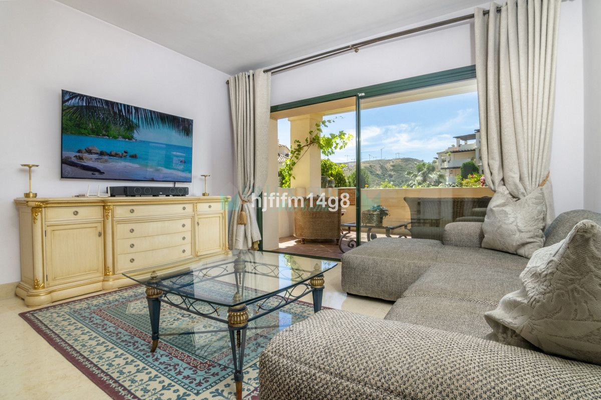 Ground Floor Apartment for sale in Benahavis