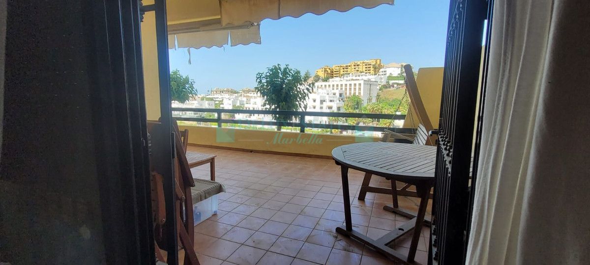 Apartment for sale in Estepona