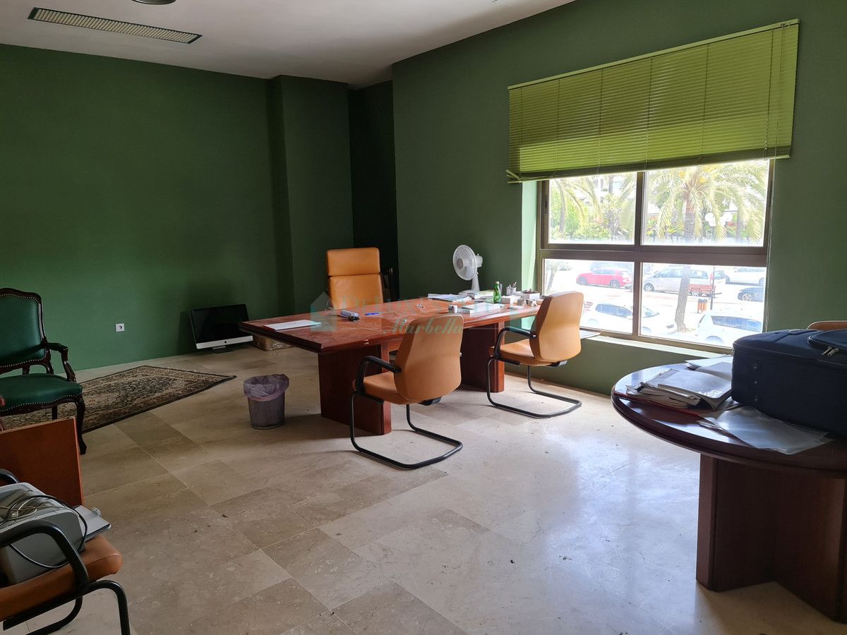 Office for sale in Marbella - Puerto Banus