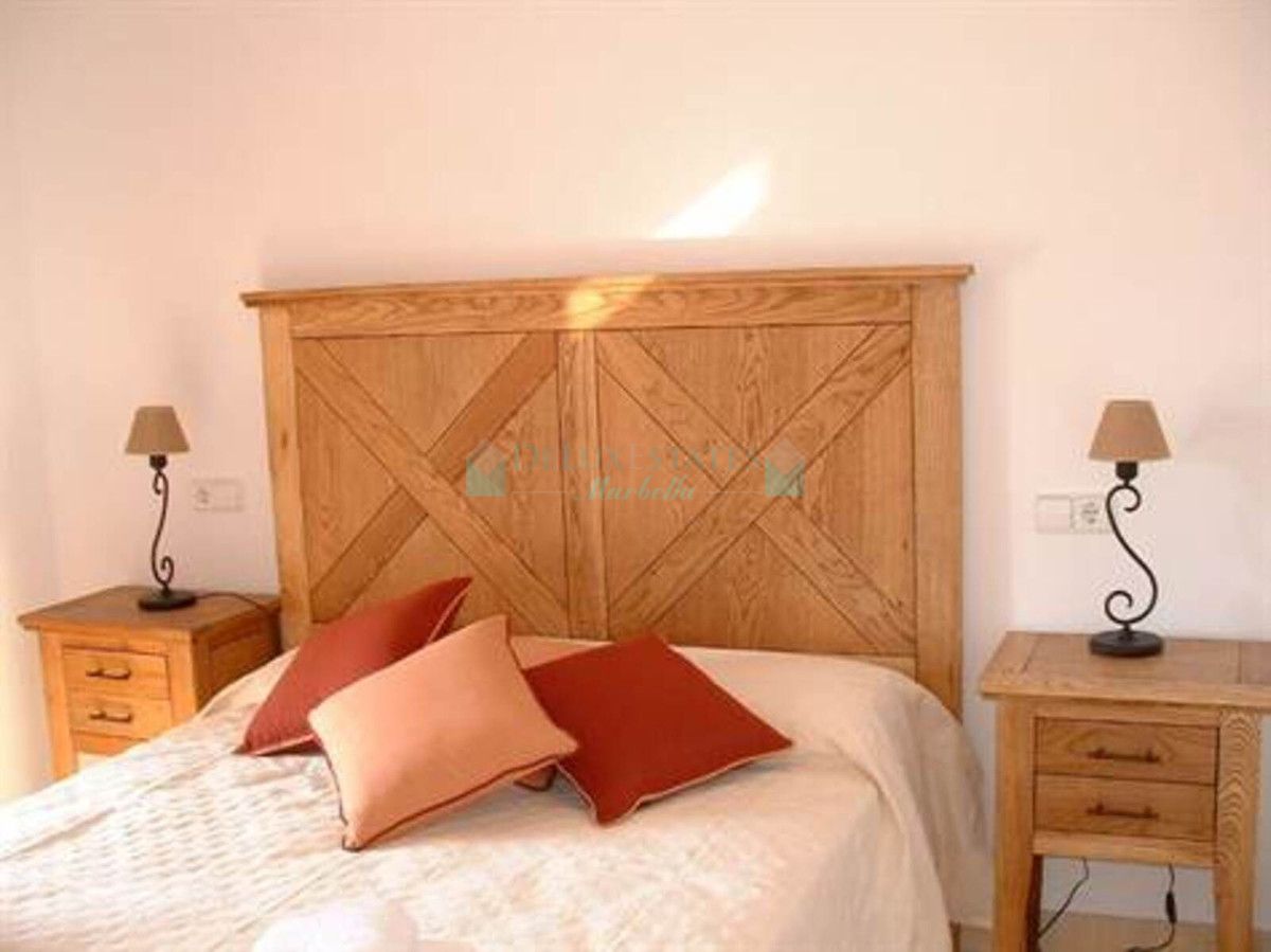 Ground Floor Apartment for sale in Los Arqueros, Benahavis