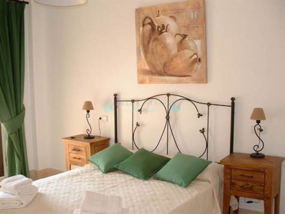 Ground Floor Apartment for sale in Los Arqueros, Benahavis