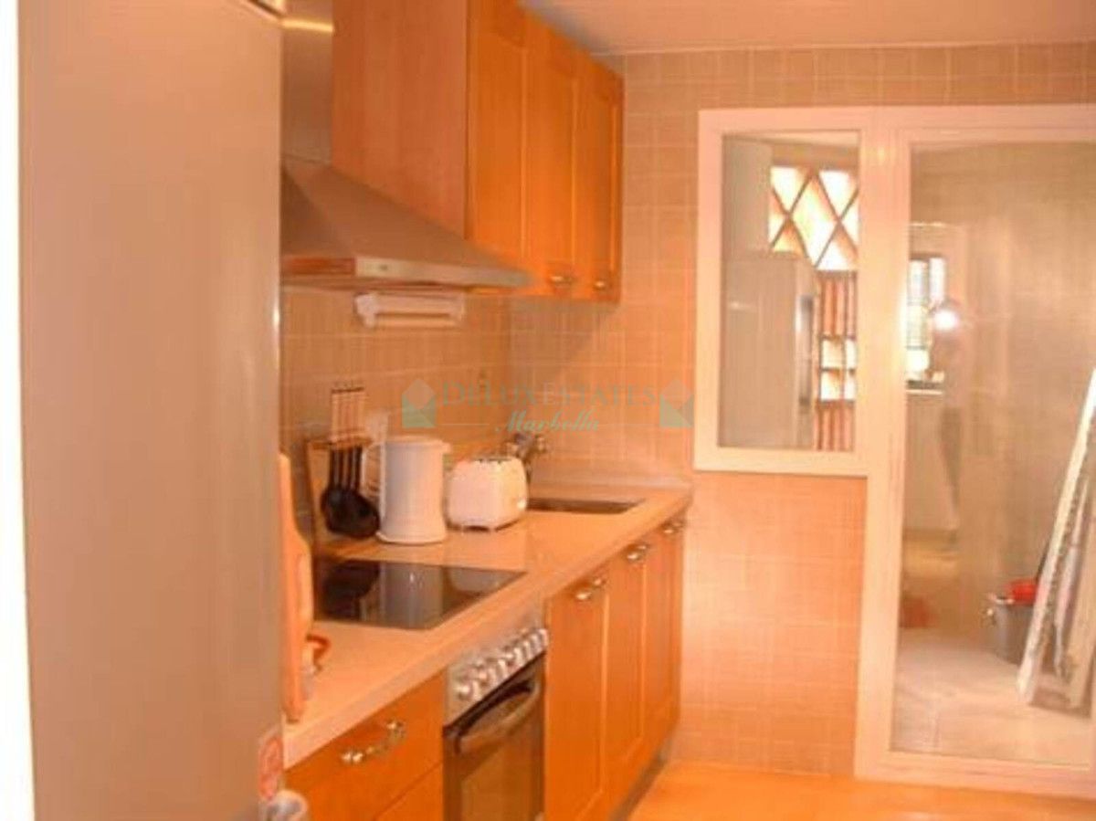 Ground Floor Apartment for sale in Los Arqueros, Benahavis