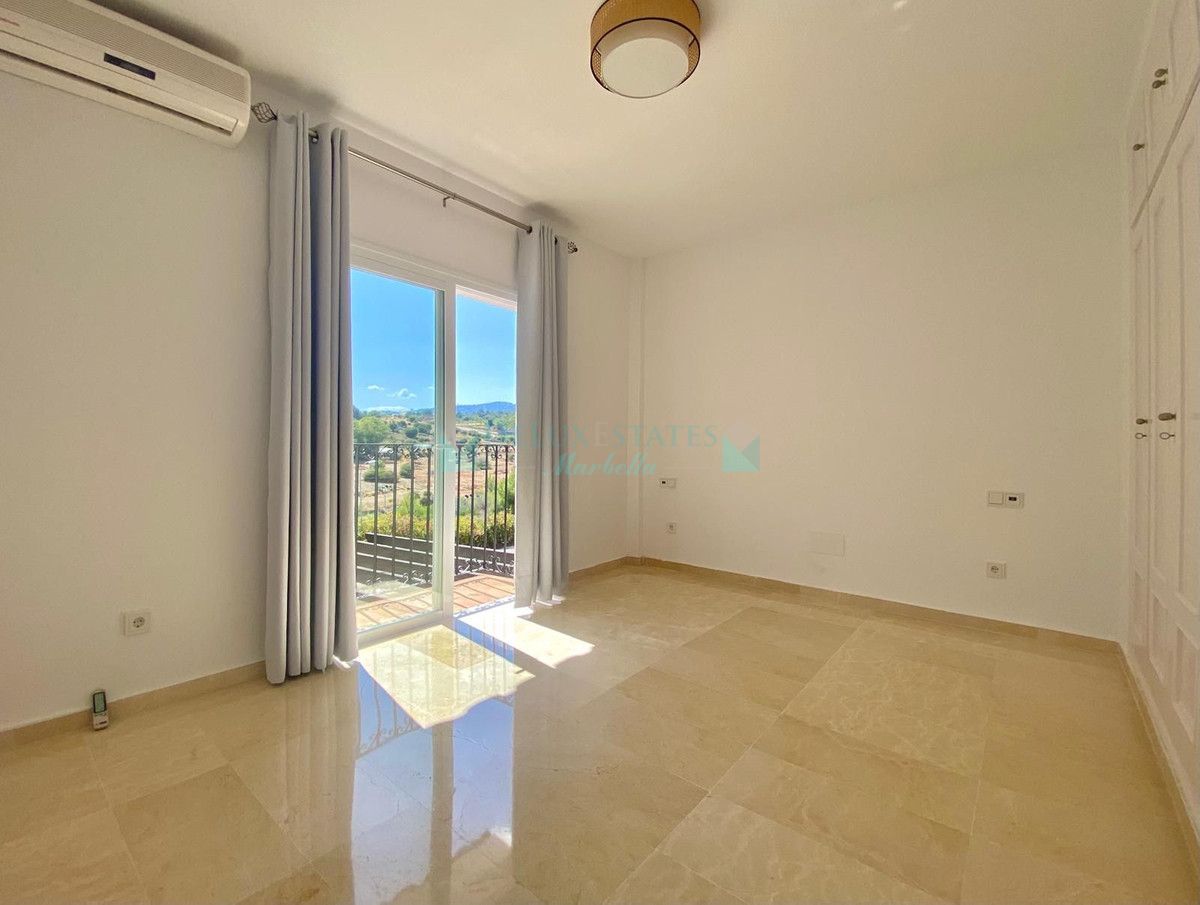 Penthouse for sale in Nueva Andalucia