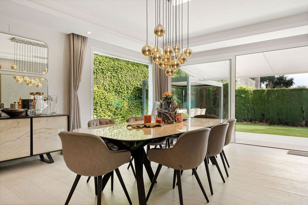 Villa en venta en Nueva Andalucia