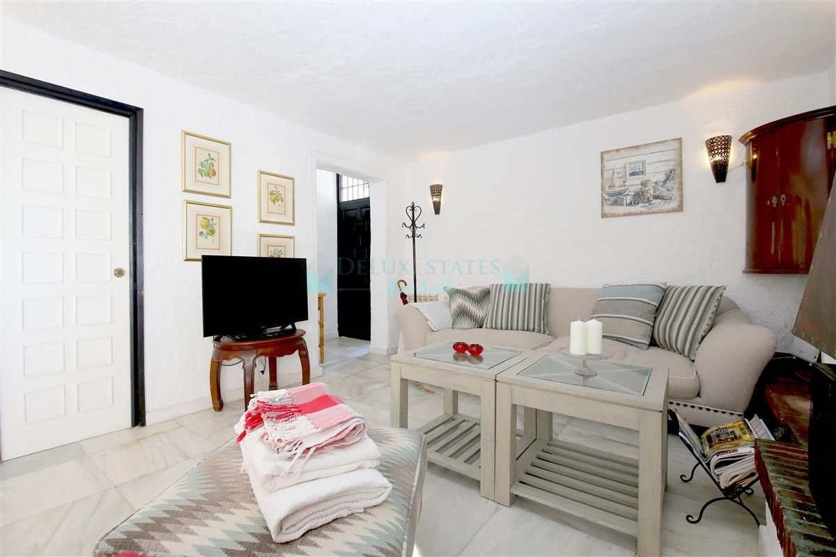 Town House for rent in Estepona