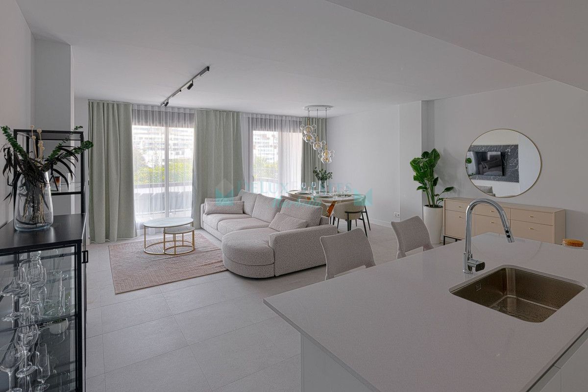 Apartamento en venta en Estepona