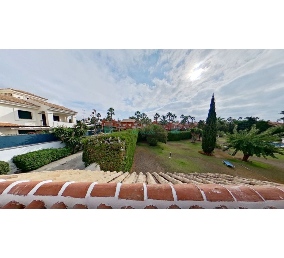 Penthouse for sale in New Golden Mile, Estepona
