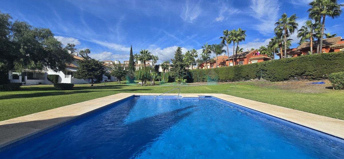Penthouse for sale in New Golden Mile, Estepona
