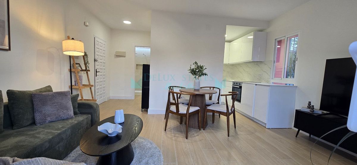 Penthouse for sale in New Golden Mile, Estepona