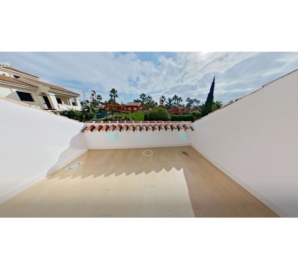 Penthouse for sale in New Golden Mile, Estepona