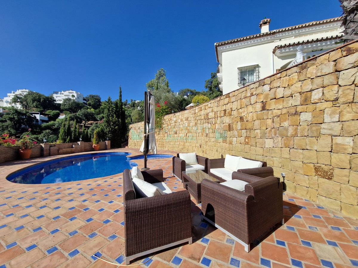 Villa en venta en La Mairena, Marbella Este