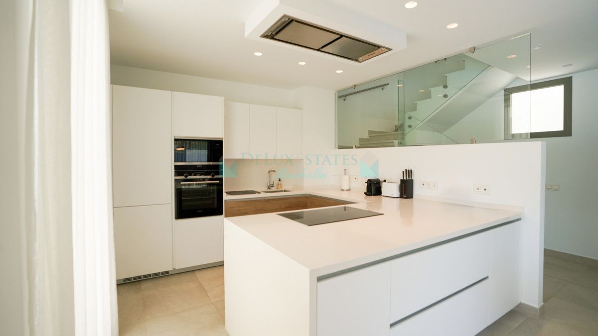 Villa for rent in El Paraiso, Estepona