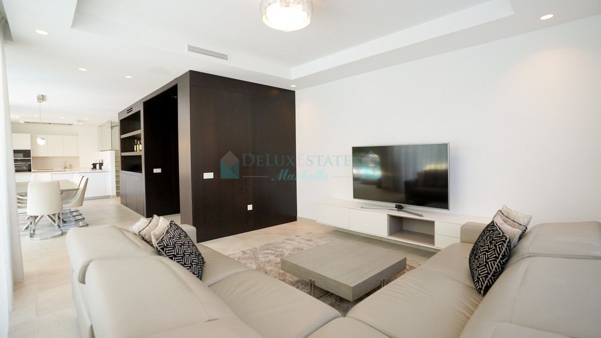 Villa for rent in El Paraiso, Estepona