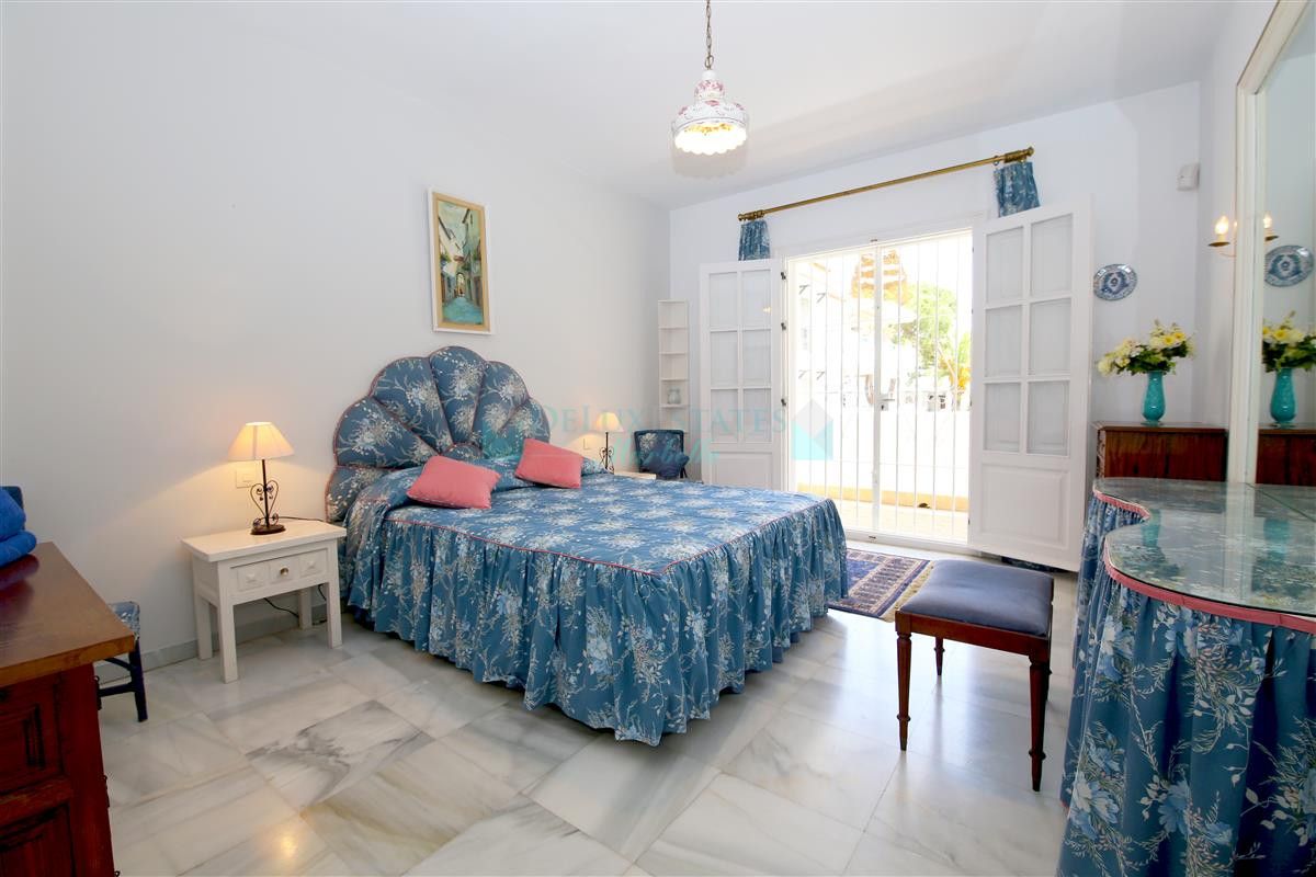 Apartment for sale in Estepona