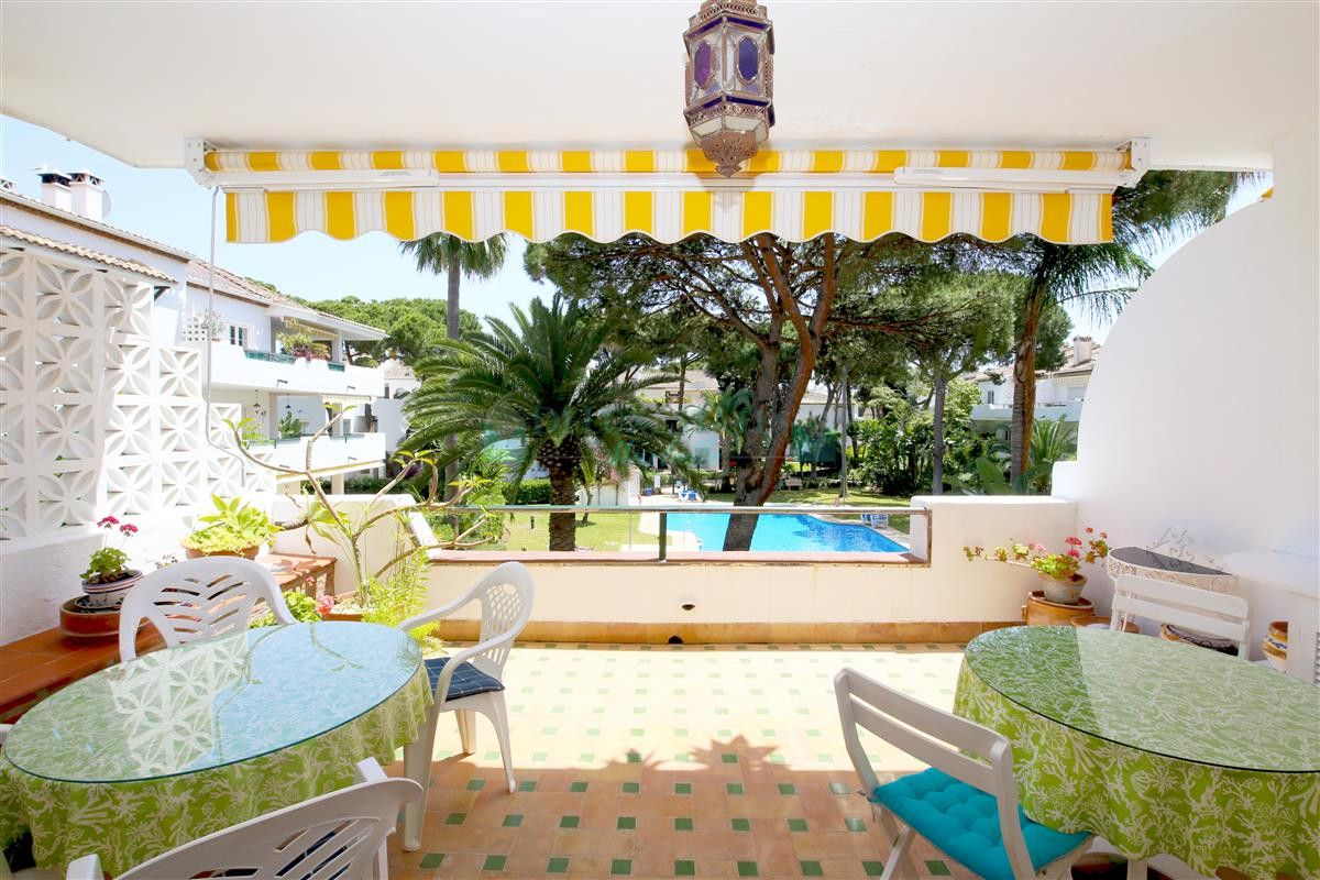 Apartment for sale in Estepona