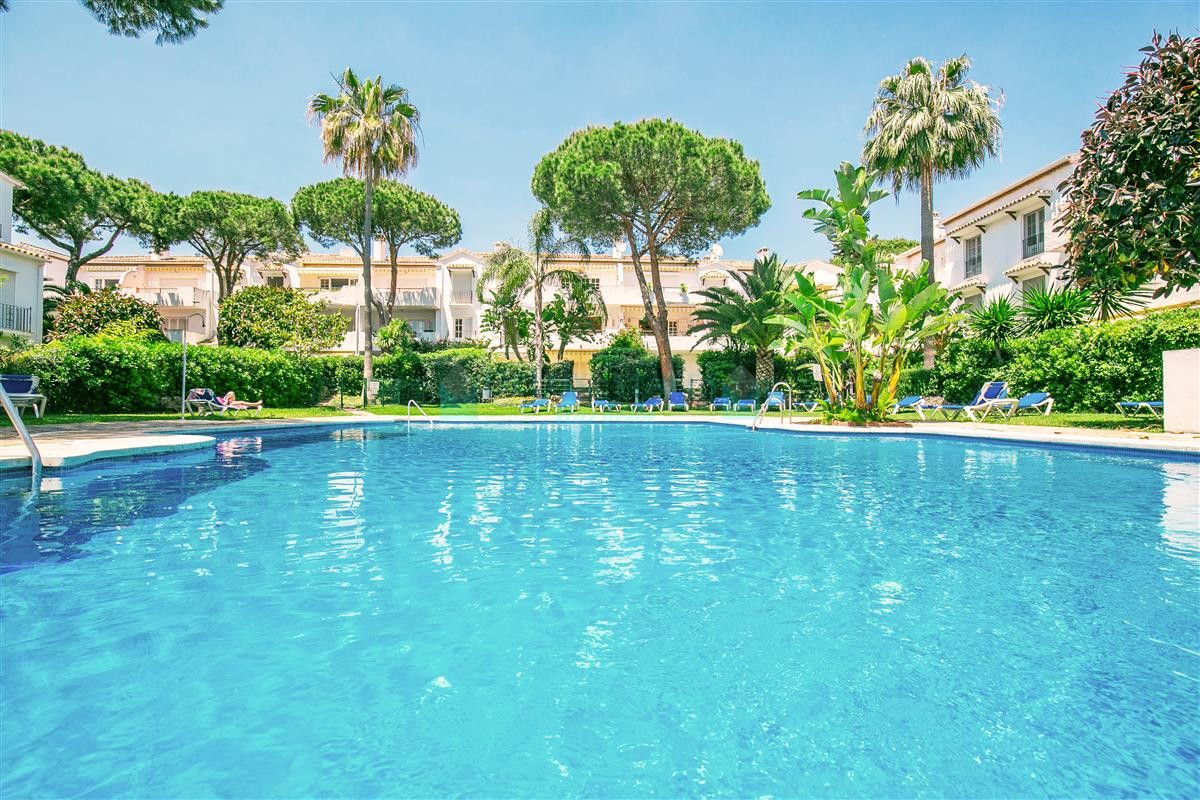 Apartment for sale in Estepona