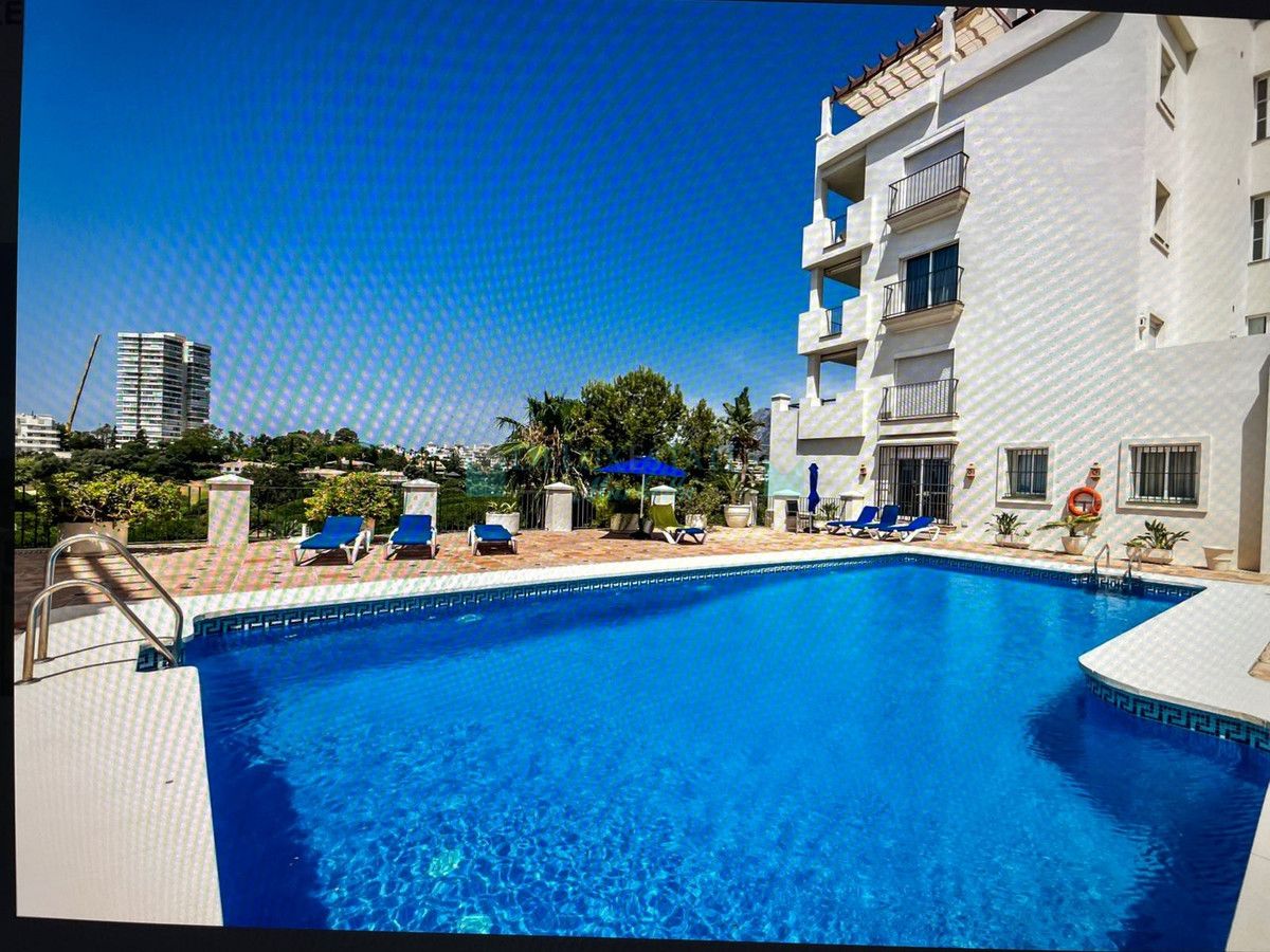 Apartment for sale in Rio Real, Marbella East