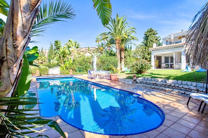 Villa for sale in Marbesa, Marbella East