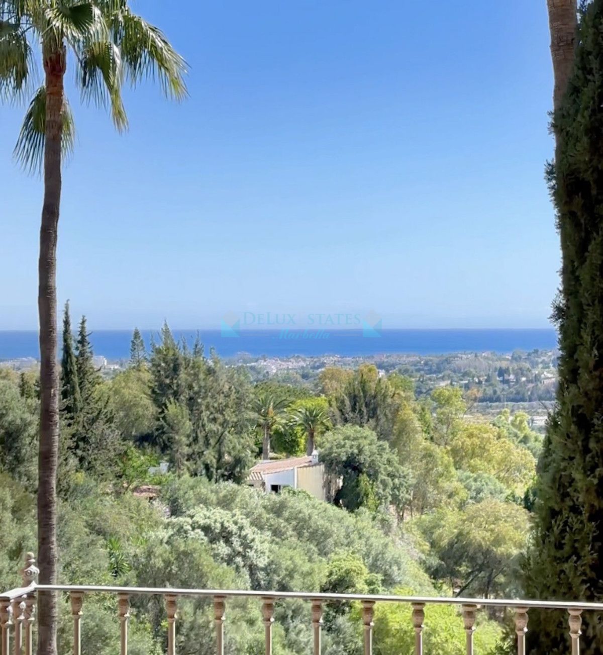 Apartment for sale in Benahavis