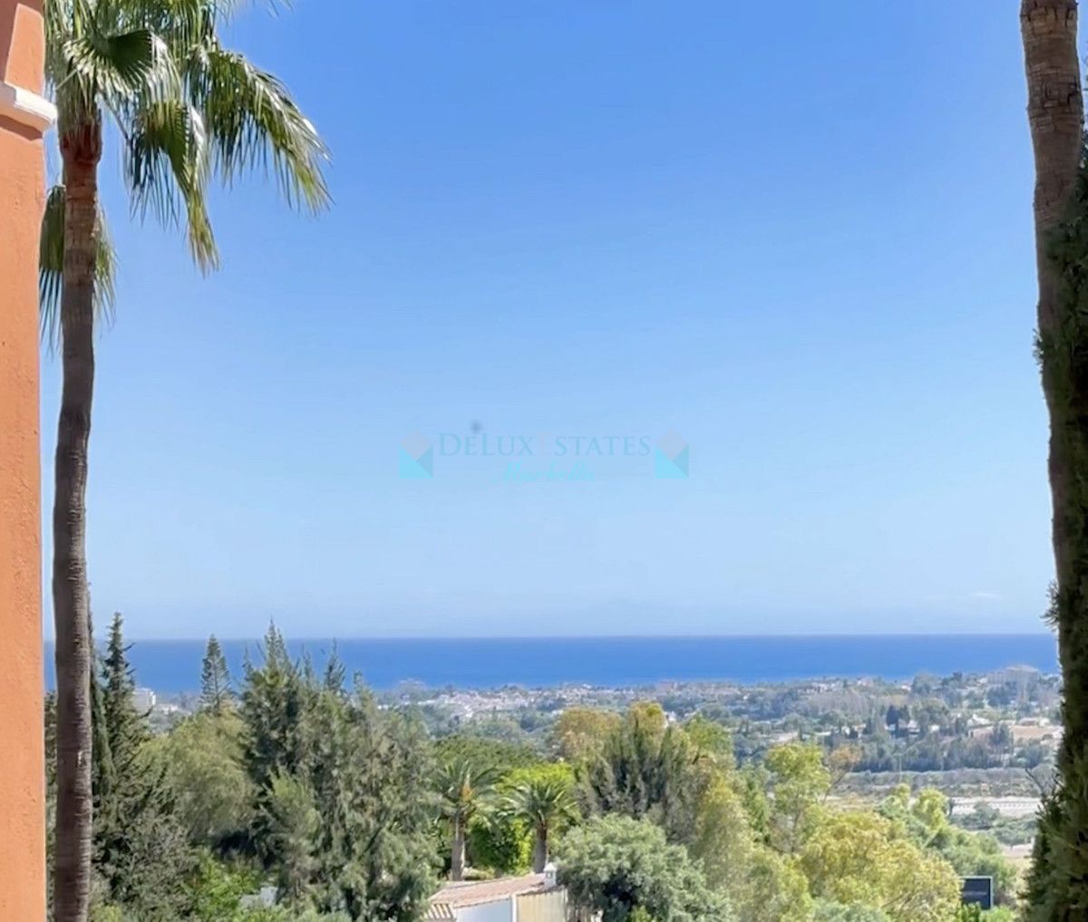 Apartment for sale in Benahavis