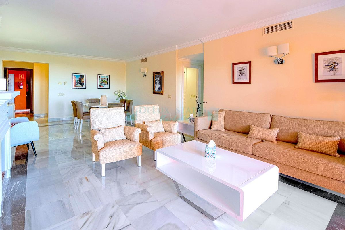 Apartment for sale in Benahavis