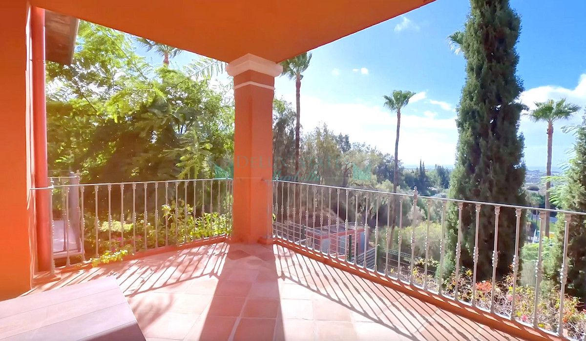 Apartamento en venta en Benahavis