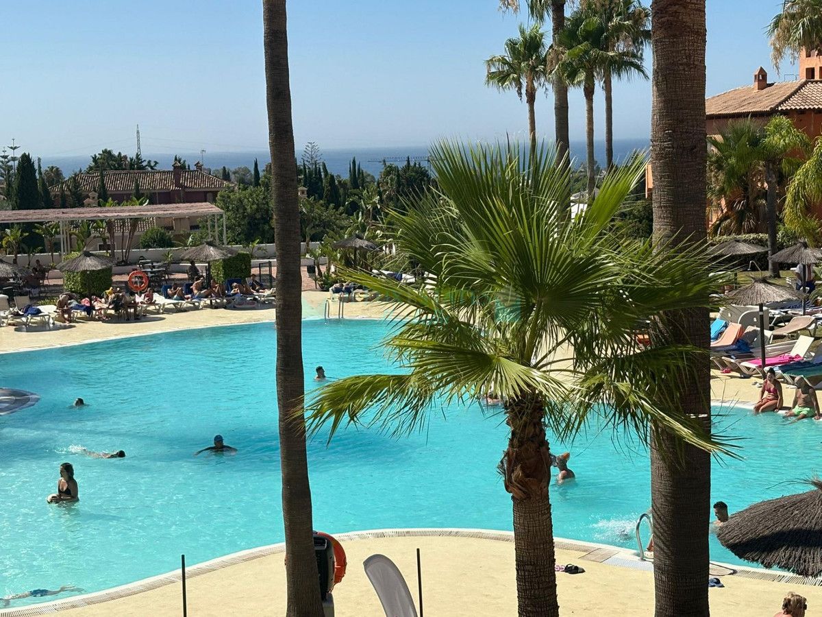 Ground Floor Apartment for sale in Los Flamingos, Benahavis