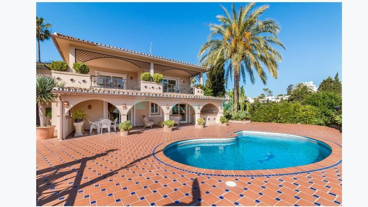 Villa for sale in Guadalmina Alta, San Pedro de Alcantara