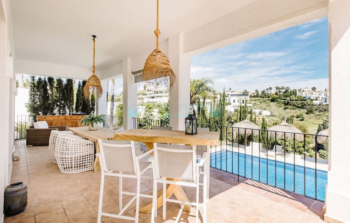 Villa for sale in Selwo, Estepona