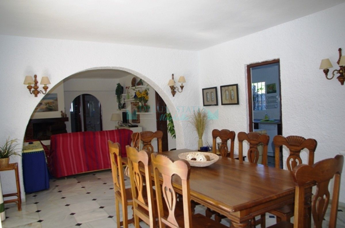 Villa for rent in Costalita, Estepona