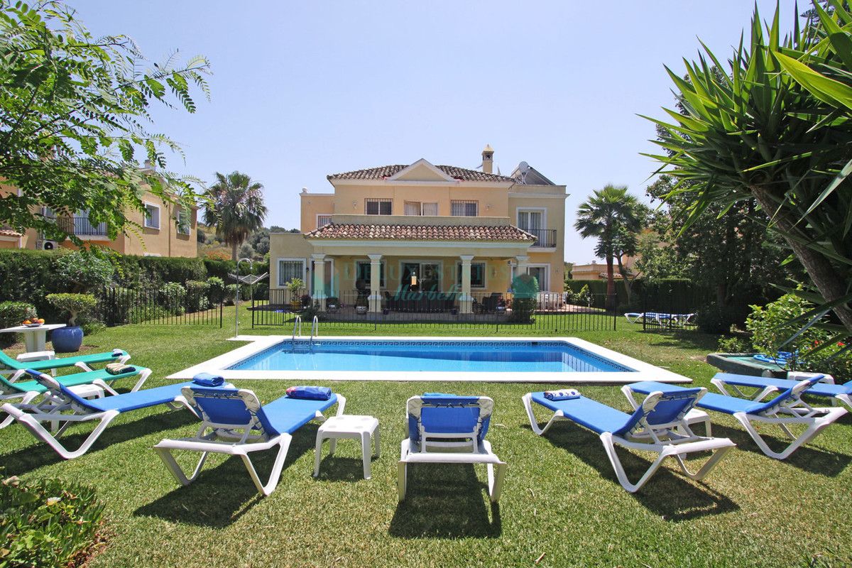 Villa for rent in Bel Air, Estepona